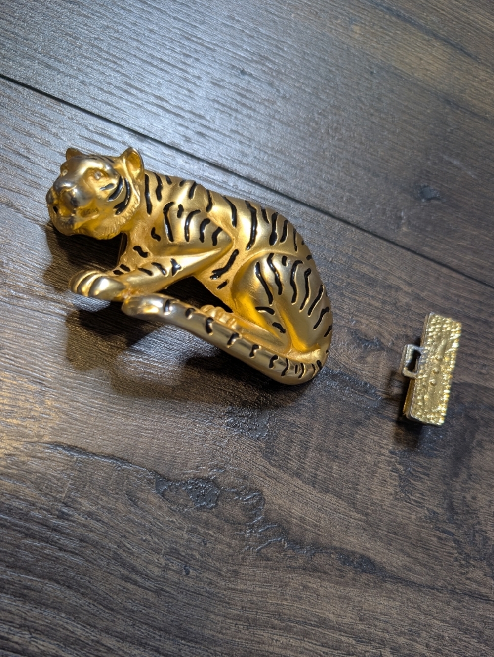 Gold Colored Tiger 1990s Belt Buckle - Picture 2 of 9